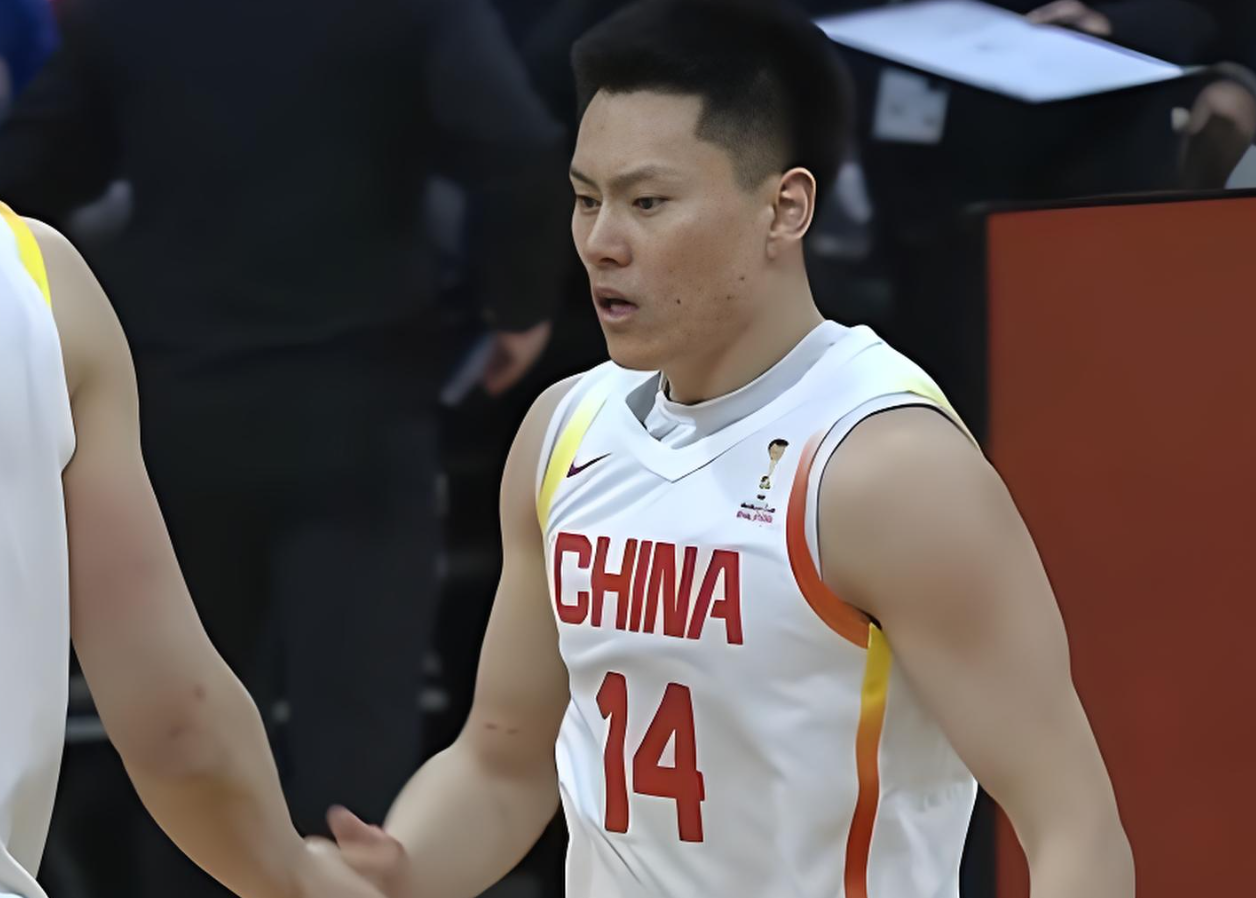 有情有义！上海队特地给李弘权放长假，让其享受“奶爸”时光